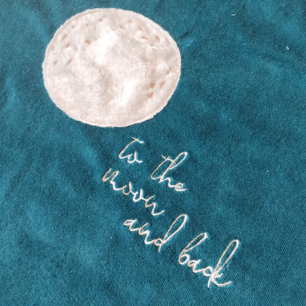 Pucksack - To the moon and back